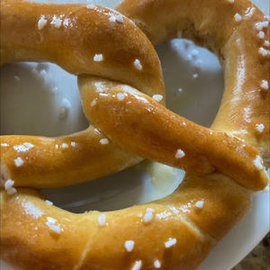 Meet your Posher, Pretzel